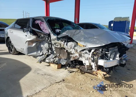 2023 Kia K5 Gt-Line z USA, uszkodzony, nr VIN 5XXG64J2XPG222476